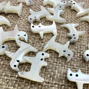 Mother of Pearl Cat Bead Sku#M1208